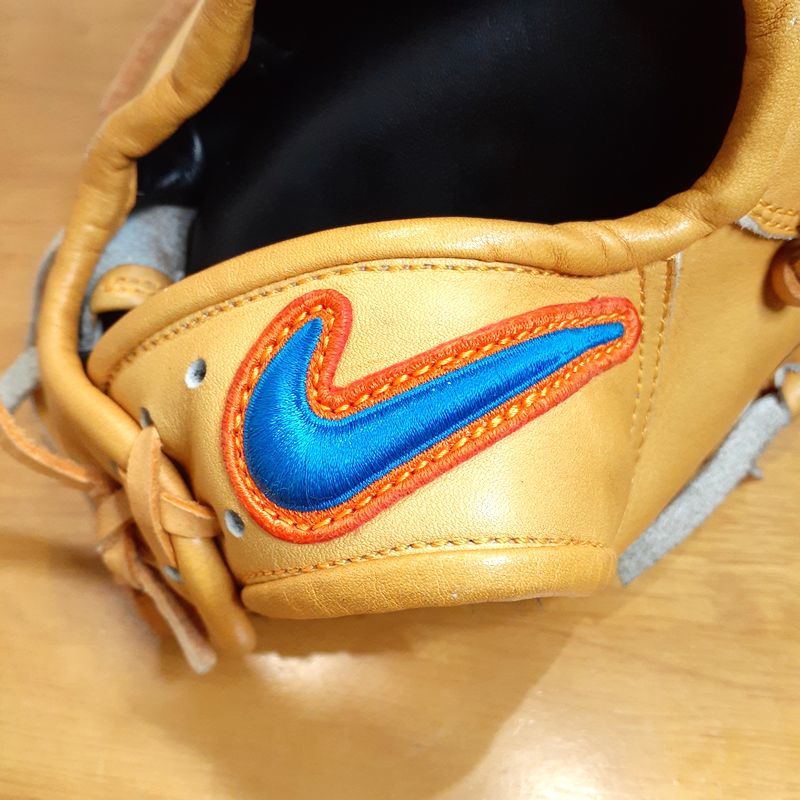 NIKE 日本製 松坂大輔モデル 100勝記念 限定生産 ナイキ M18 NIKE 日本製 松坂大輔モデル 100勝記念 限定生産 ナイキ M18