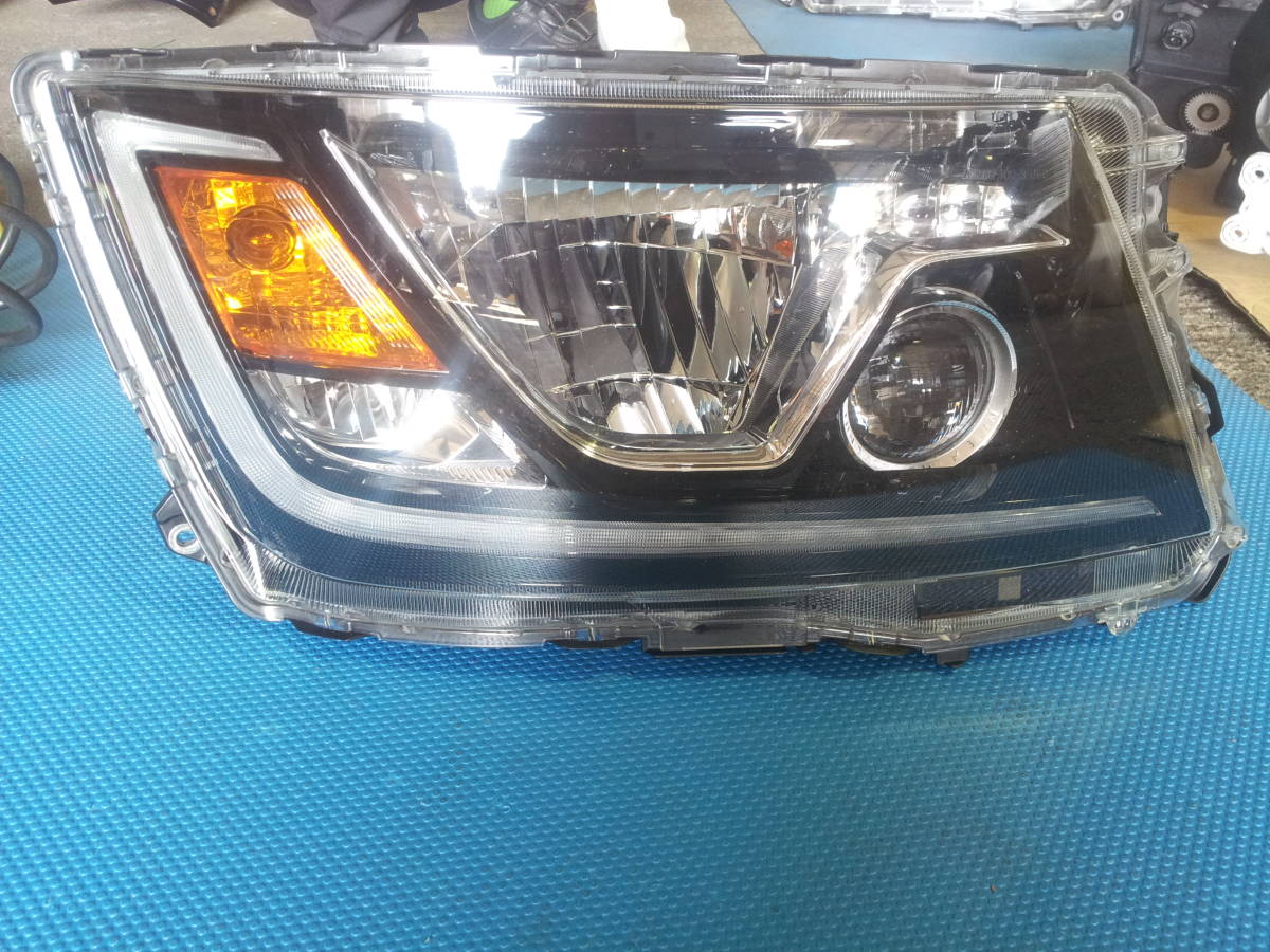 日野 レンジャー・プロフィア LED ヘッドライト 右側 運転席側 R5-7-18