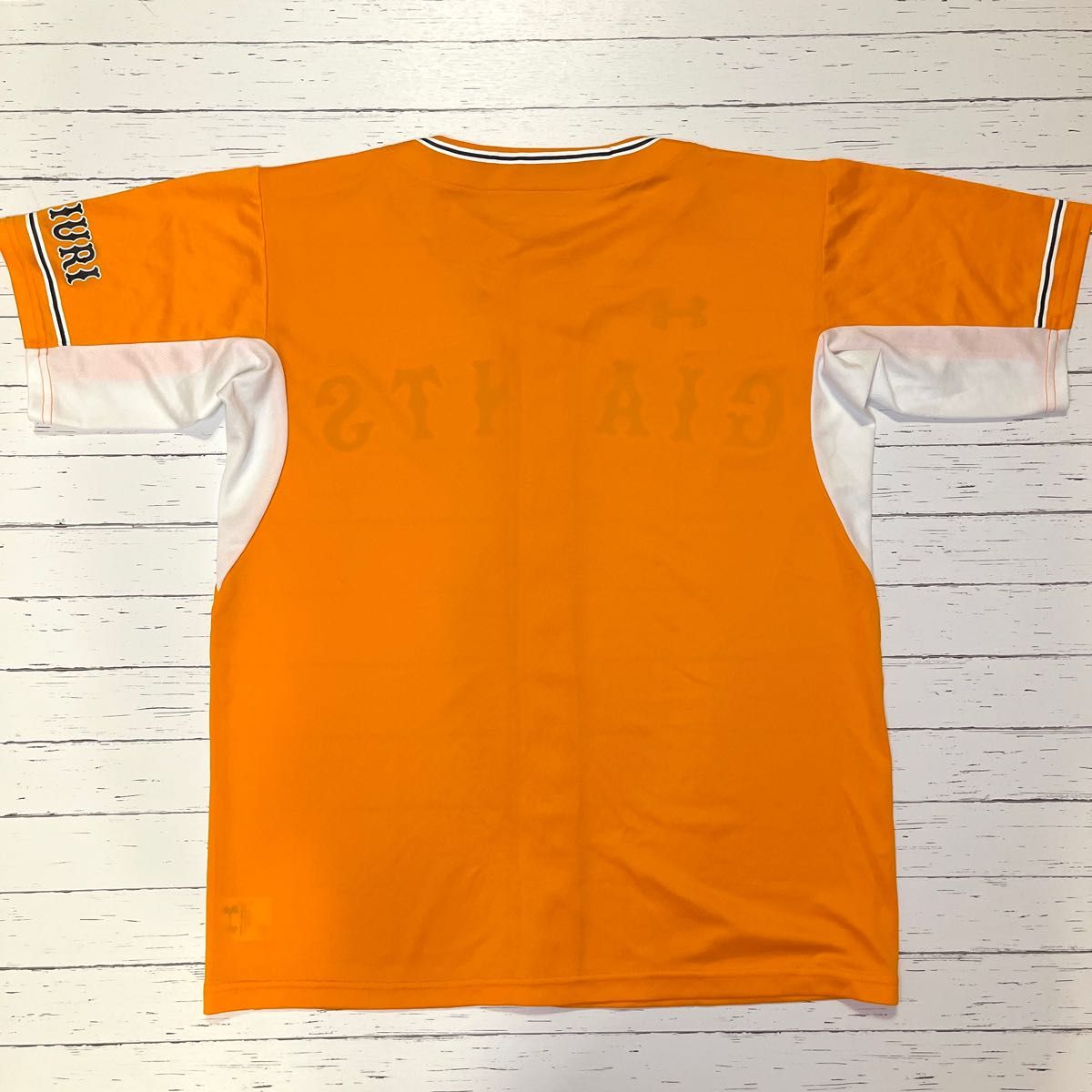 値下げ！良品【GIANTS x UNDER ARMOUR】ジャイアンツ　アンダーアーマー　サポーター　ボタン　Tシャツ