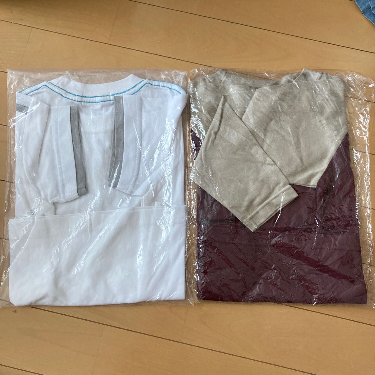 新品！　白の半袖Tシャツ　サイズ110   エンジの長袖Tシャツ　サイズ100 2枚セット
