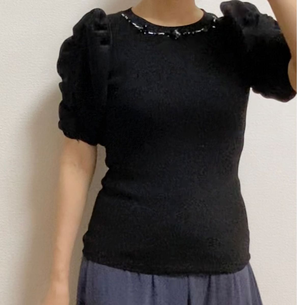 ★上品ビジュー ふんわり袖サマーニット★パフスリーブ 半袖 ニット キラキラ 黒 トップス スパンコール Sサイズ