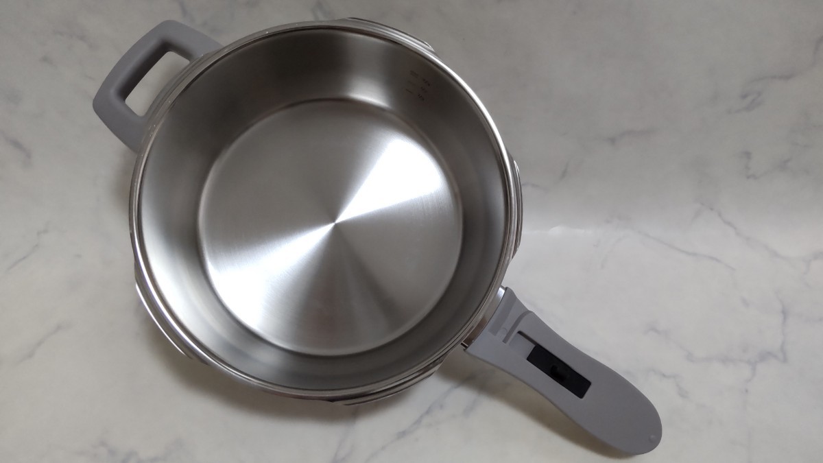 未使用 Tupperware タッパーウエア レインボークッカー 3L 圧力 未使用 Tupperware タッパーウエア レインボークッカー 3L 圧力