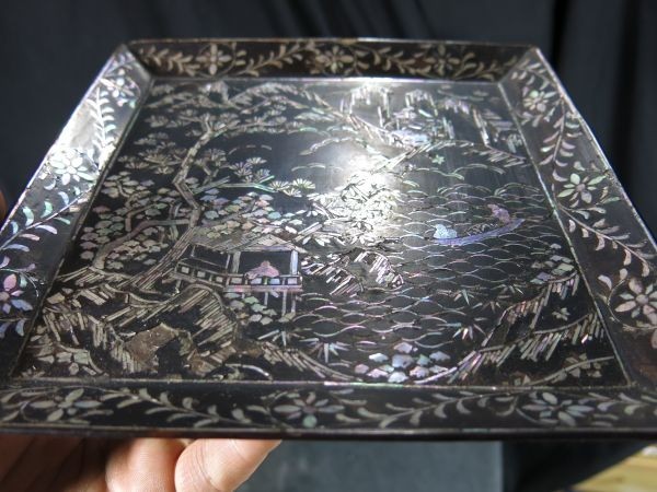 A blue . mother-of-pearl tray Kiyoshi era China . tray mother-of-pearl lacquer . root . black coating lacquer ... Edo era 