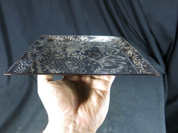 A blue . mother-of-pearl tray Kiyoshi era China . tray mother-of-pearl lacquer . root . black coating lacquer ... Edo era 