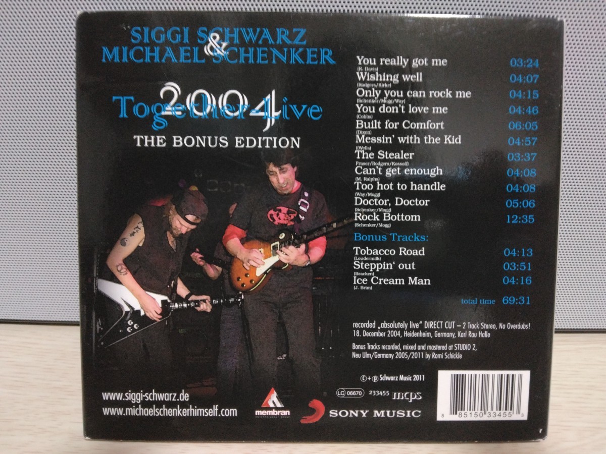 ☆SIGGI SCHWARZ ＆ MICHAEL SCHENKER☆TOGETHER-LIVE 2004 THE BONUS EDITION【レア必聴盤】マイケル・シェンカー デジパック仕様 レア CD_画像2