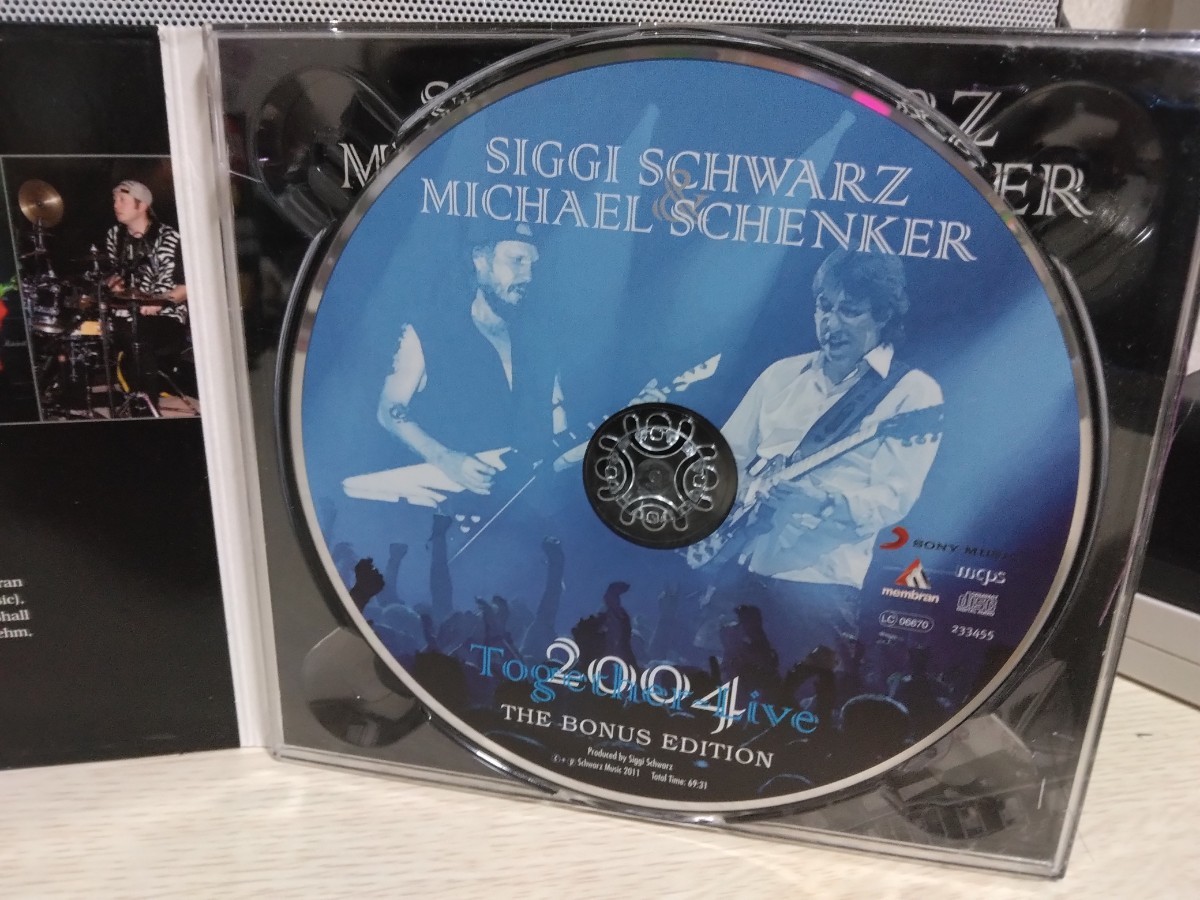 *SIGGI SCHWARZ & MICHAEL SCHENKER*TOGETHER-LIVE 2004 THE BONUS EDITION[ редкость обязательно . запись ] Michael *shen кардиган ji упаковка specification редкость CD