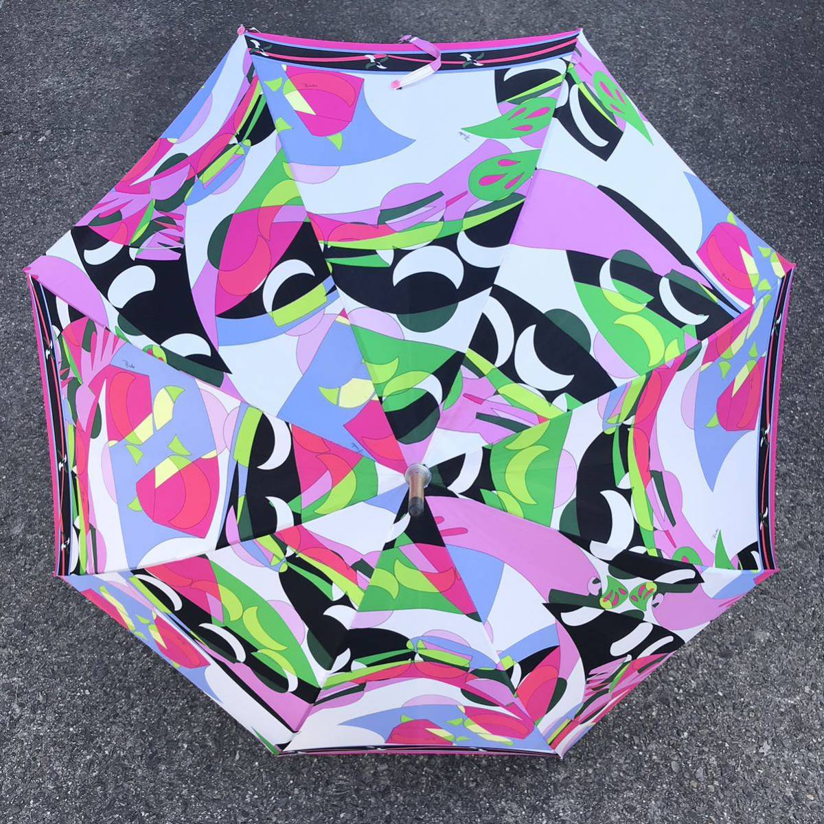 【エミリオプッチ】本物 EMILIO PUCCI 傘 総柄 全長90cm 雨傘 アンブレラ 雨具 長傘 女性用 レディース_画像2