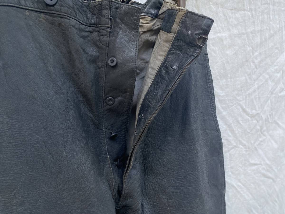 実物 ドイツ軍 GERMAN NAVY Uボート シンチバック 尾錠 レザー パンツ