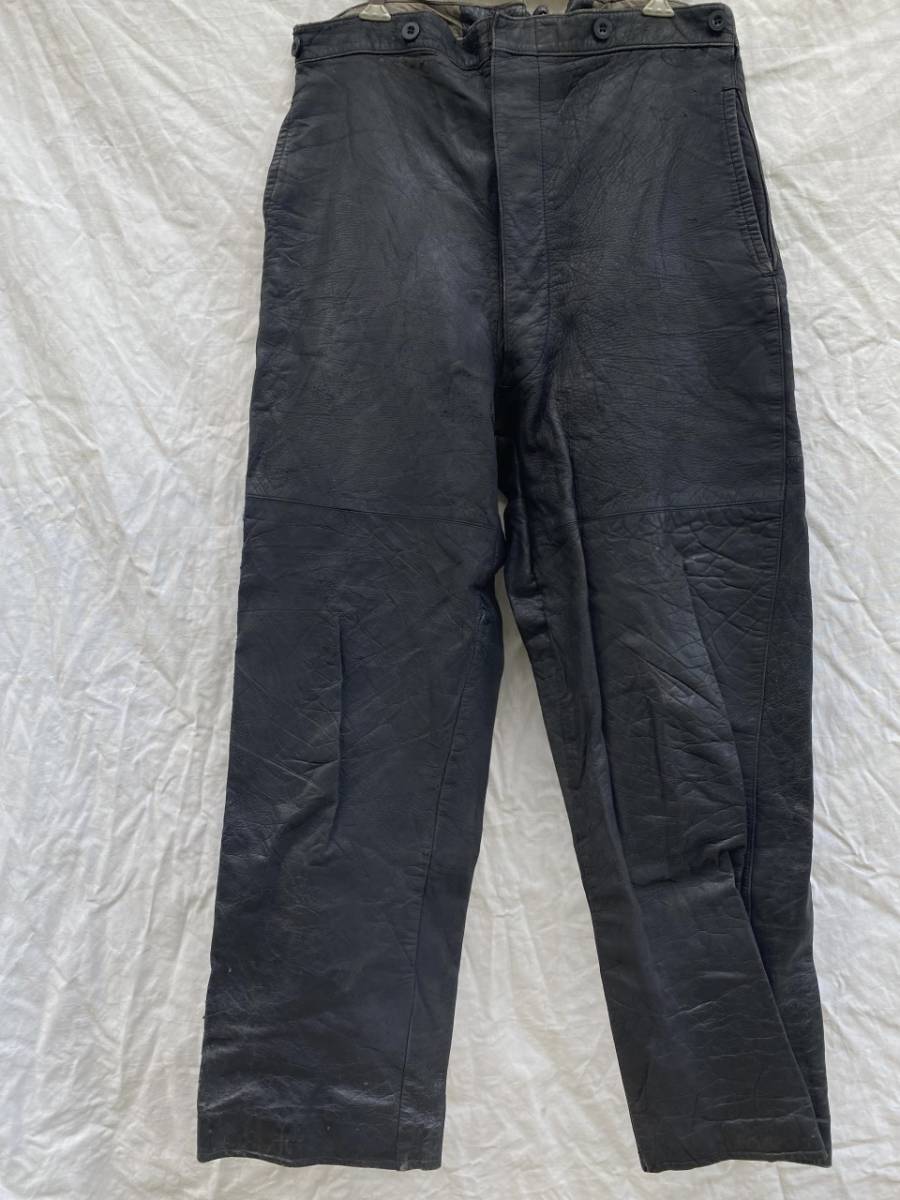実物 ドイツ軍 GERMAN NAVY Uボート シンチバック 尾錠 レザー パンツ