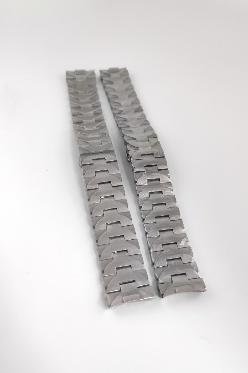 【2個】 22mm 腕時計 修理交換用 社外品 ブレスレット シルバー 両開き式バックル 【対応】パネライ ルミノール 40mm PANERAI Yahoo!フリマ（旧）のサムネイル
