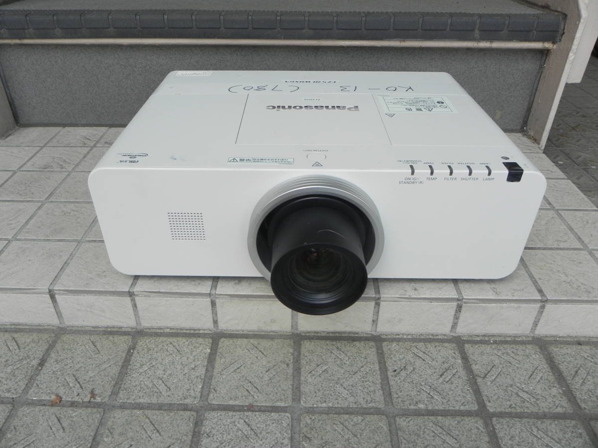 贅沢 中古 ＊ Panasonic 液晶プロジェクター ： PT-EZ570 （KO-1３