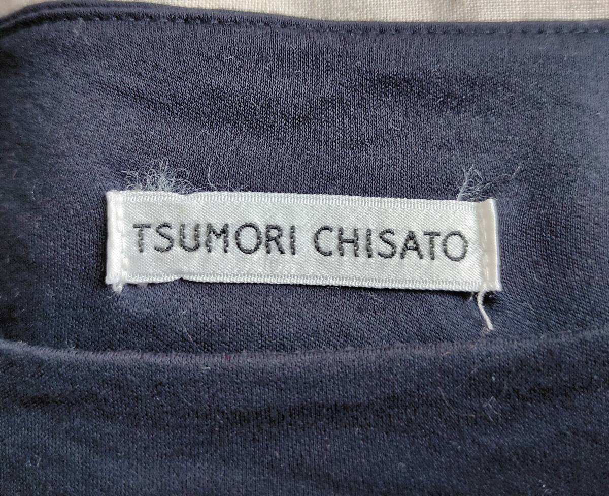  прекрасный товар TSUMORI CHISATO Tsumori Chisato cut and sewn футболка cut and sewn HAPPY флаг дизайн вышивка 2 темно-синий темно-синий женский *7