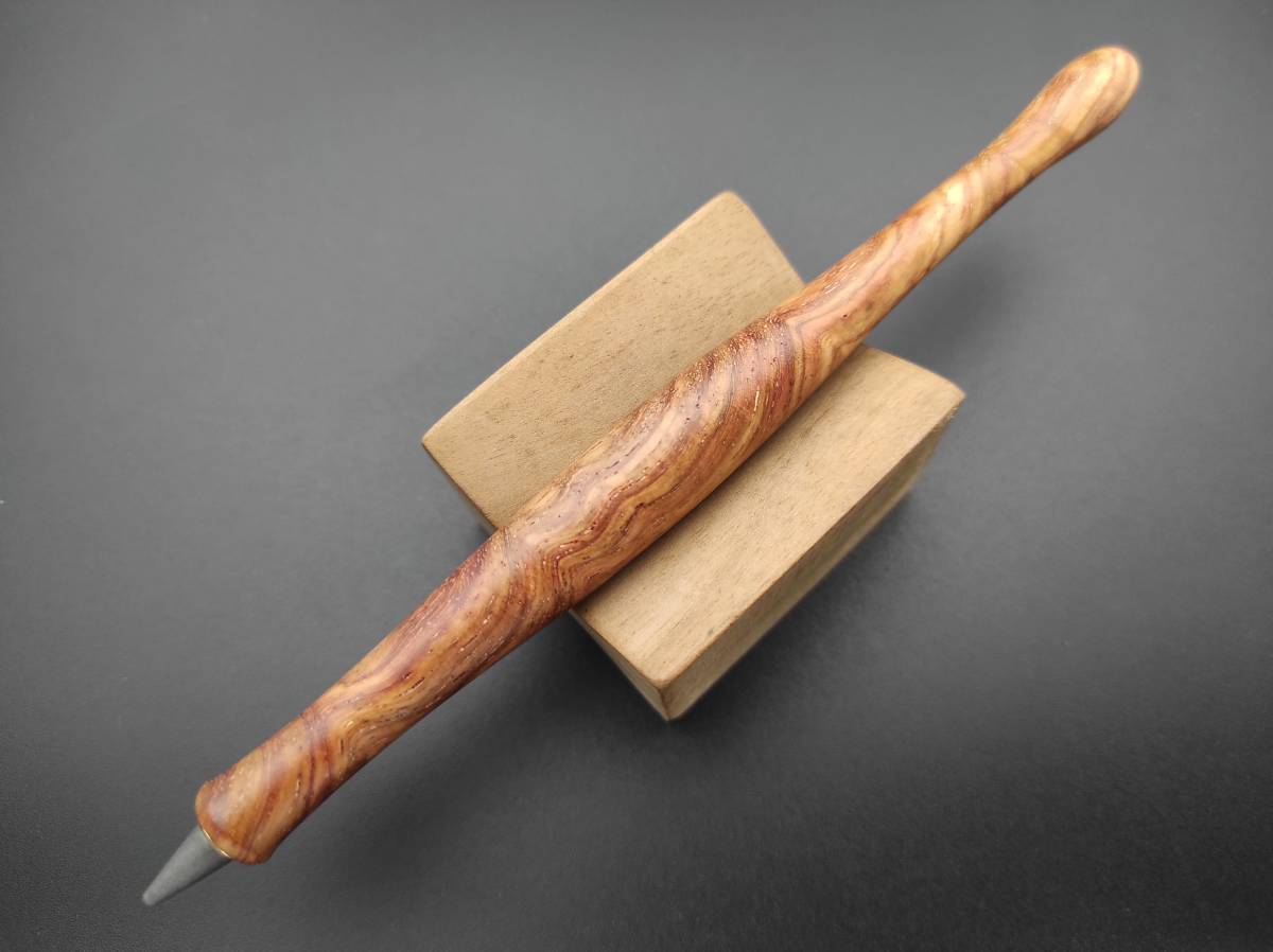 【FongLai Woodworks】銘木鉛筆【花梨の縮み杢】　(インクレスペン　永久鉛筆)_画像2
