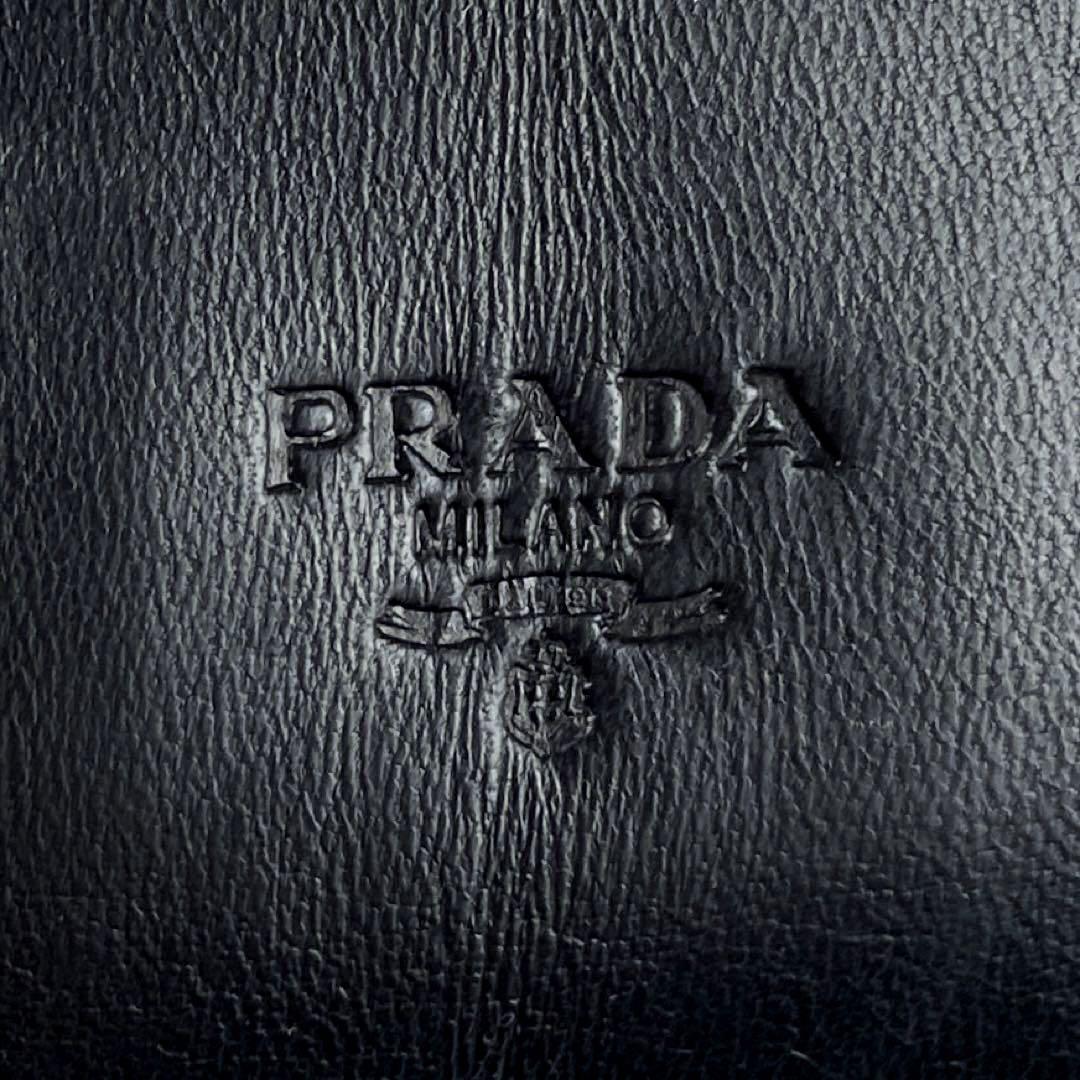 極美品・希少】PRADA プラダ ハンドバッグ ゴールド金具 ロゴ型 極美品・希少】PRADA プラダ ハンドバッグ ゴールド金具 ロゴ型