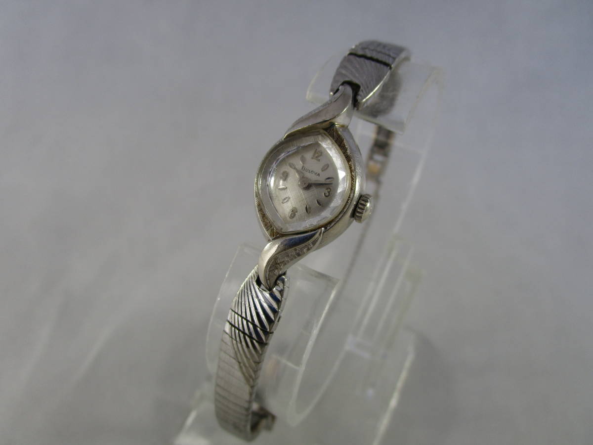 1971年製 BULOVA 手巻き腕時計 女性用 レディース アンティーク ヴィンテージ ウォッチ ビンテージ 時計 シルバー 銀色 アメリカ ブランド_画像2