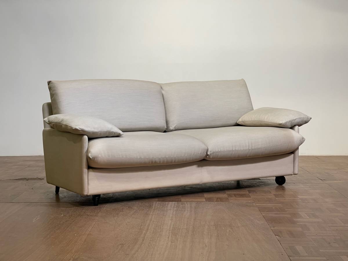 sr65｜Cassina ixc. CARESS ミニマムモダンファブリック2.5Pソファ