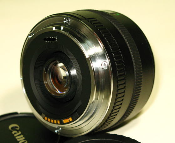5600円 キヤノン EF 28mm F2.8 使用程度少々 元箱他付属 専用 5600円 キヤノン EF 28mm F2.8 使用程度少々 元箱他付属 専用