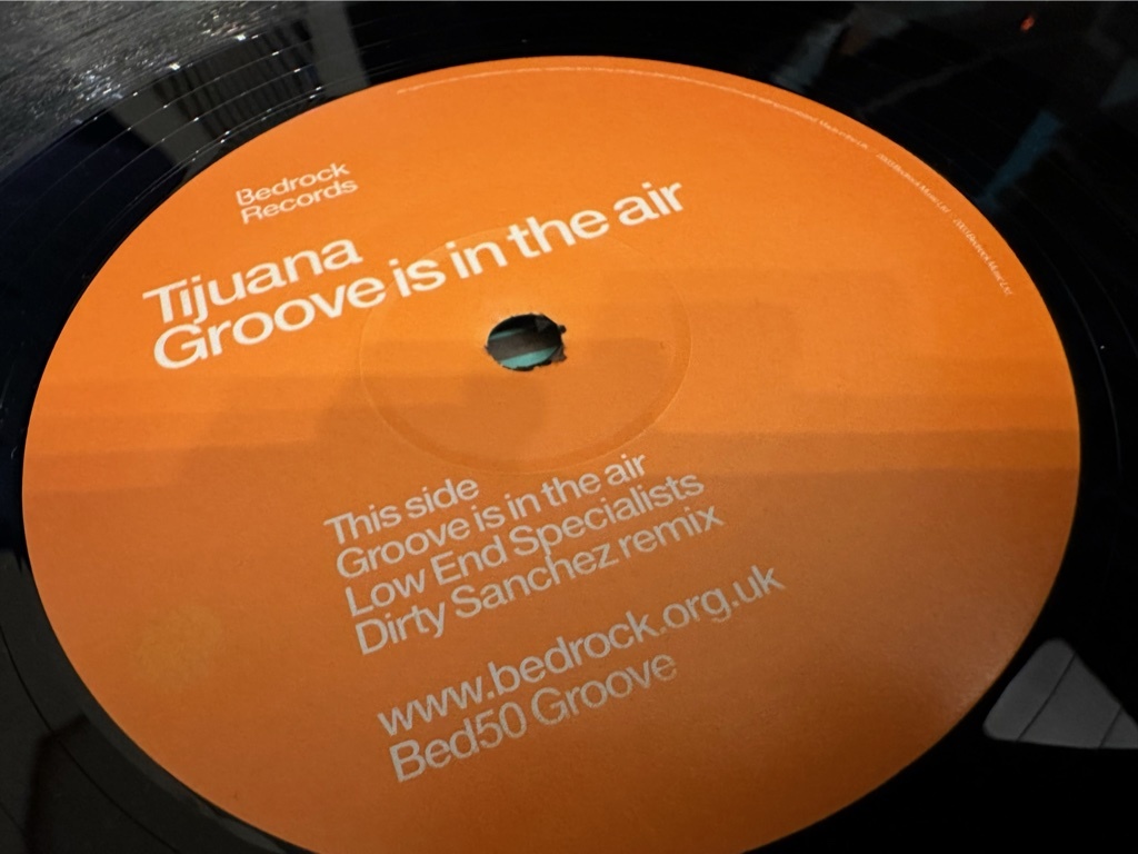 12”★Tijuana / Groove Is In The Air (Low End Specialists Dirty Sanchez Remix) / プログレッシブ・ハウス！_画像1