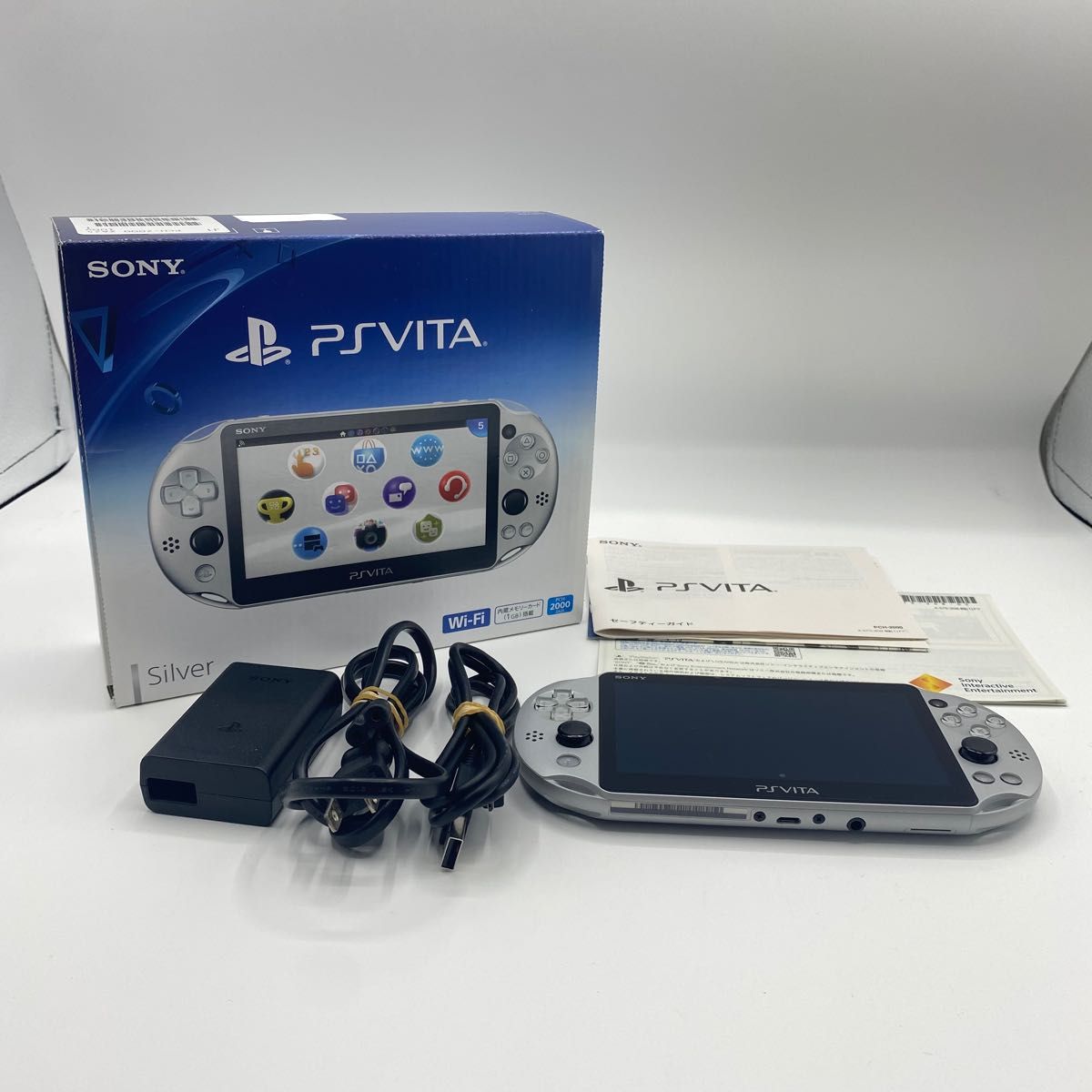 PS Vita PCH Wi Fiモデル　シルバー　本体 PlayStation Vita