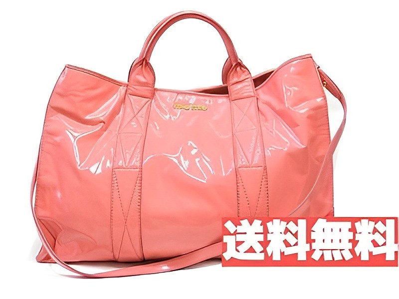 美品 レア■ miumiu ■ ミュウミュウ ■ 巾着■ エナメル レザー製・ 2WAY ショルダー トートバッグ■ ストロベリーピンク系■ストラップ付