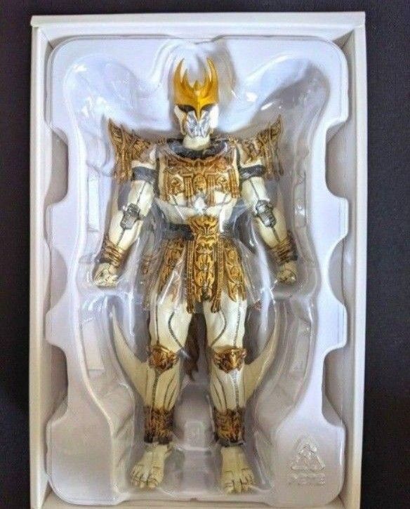 真骨彫 仮面ライダークウガ アルティメットフォーム ン・ダグバ・ゼバ