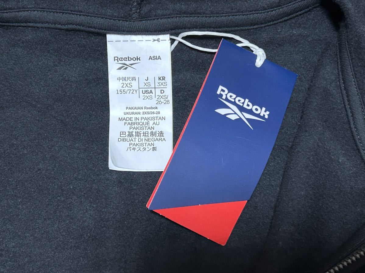 Reebok・レディース・パーカー・H62058・　　　　　　XSサイズ・新品_画像3