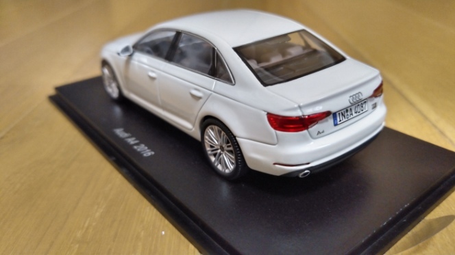 即決 spark AUDI A4 2016 アウディ ホワイト 白 1/43 絶版 レア 即決 spark AUDI A4 2016 アウディ ホワイト 白 1/43 絶版 レア
