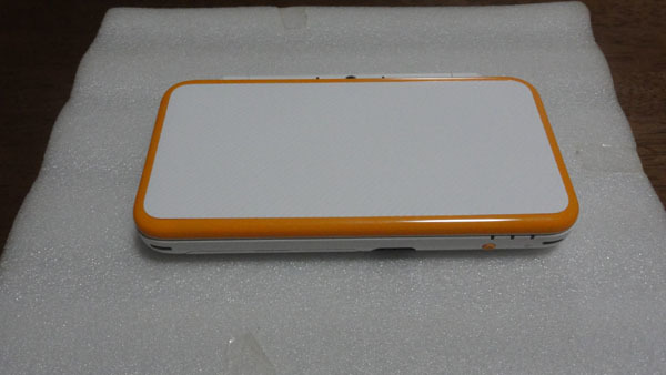 *NEW Nintendo 2DS LL white × orange body only beautiful goods NINTENDO NEW Nintendo 2DS white × orange *