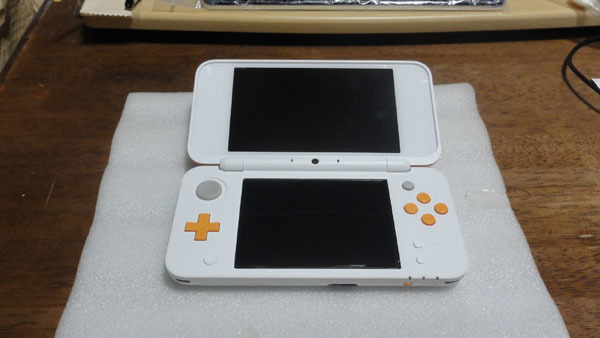*NEW Nintendo 2DS LL white × orange body only beautiful goods NINTENDO NEW Nintendo 2DS white × orange *