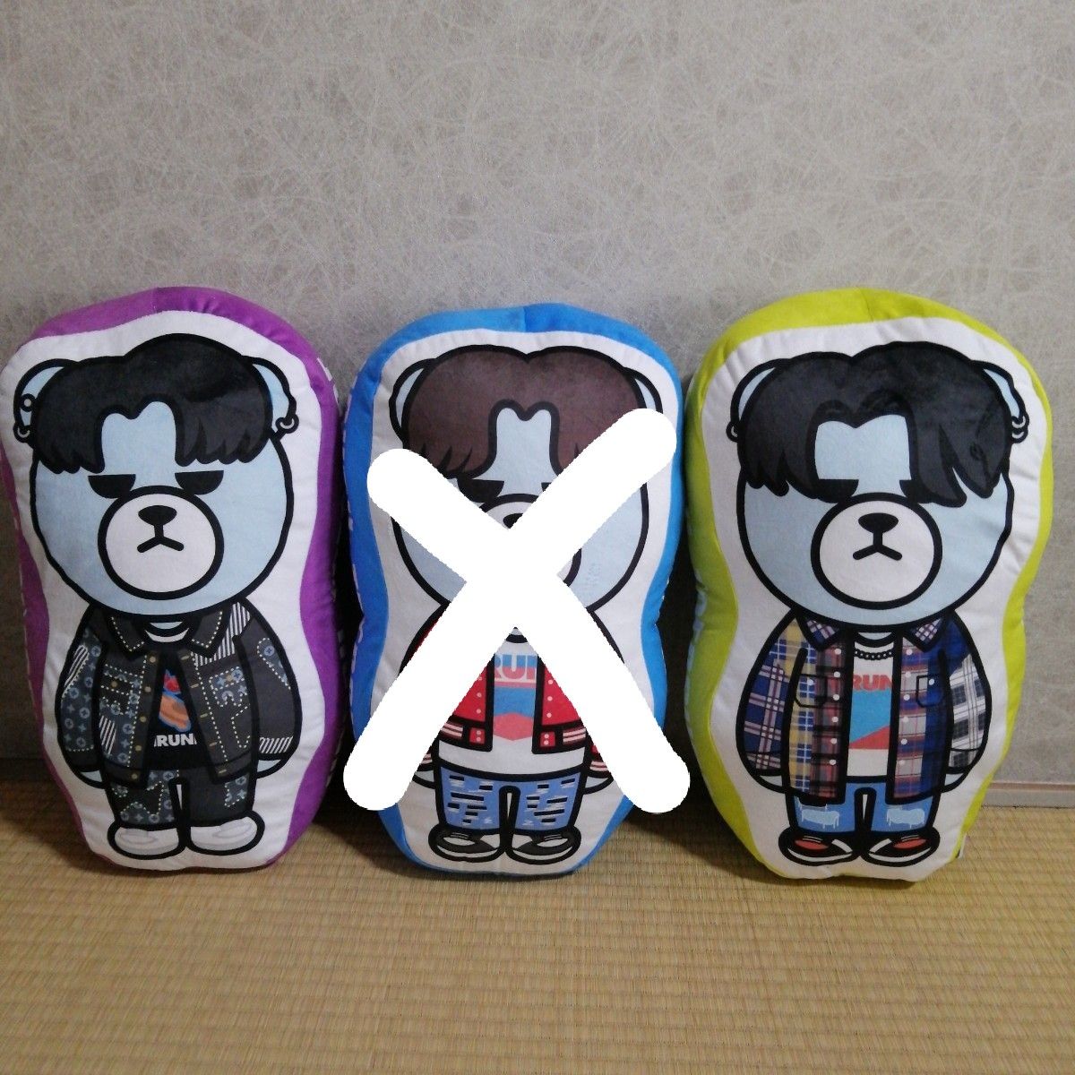 3点セット　KRUNK×TREASURE　描き下ろしダイカットクッション