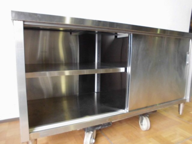 中古厨房業務用ステンレス食器庫食器棚W1500×D600×H800mm 扉棚板あり
