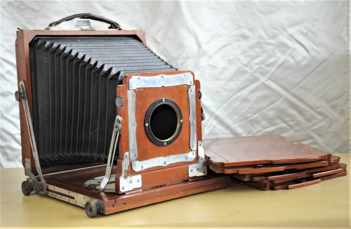８切乾板 木製大判カメラ と 撮り枠３枚 レンズボード付き-
