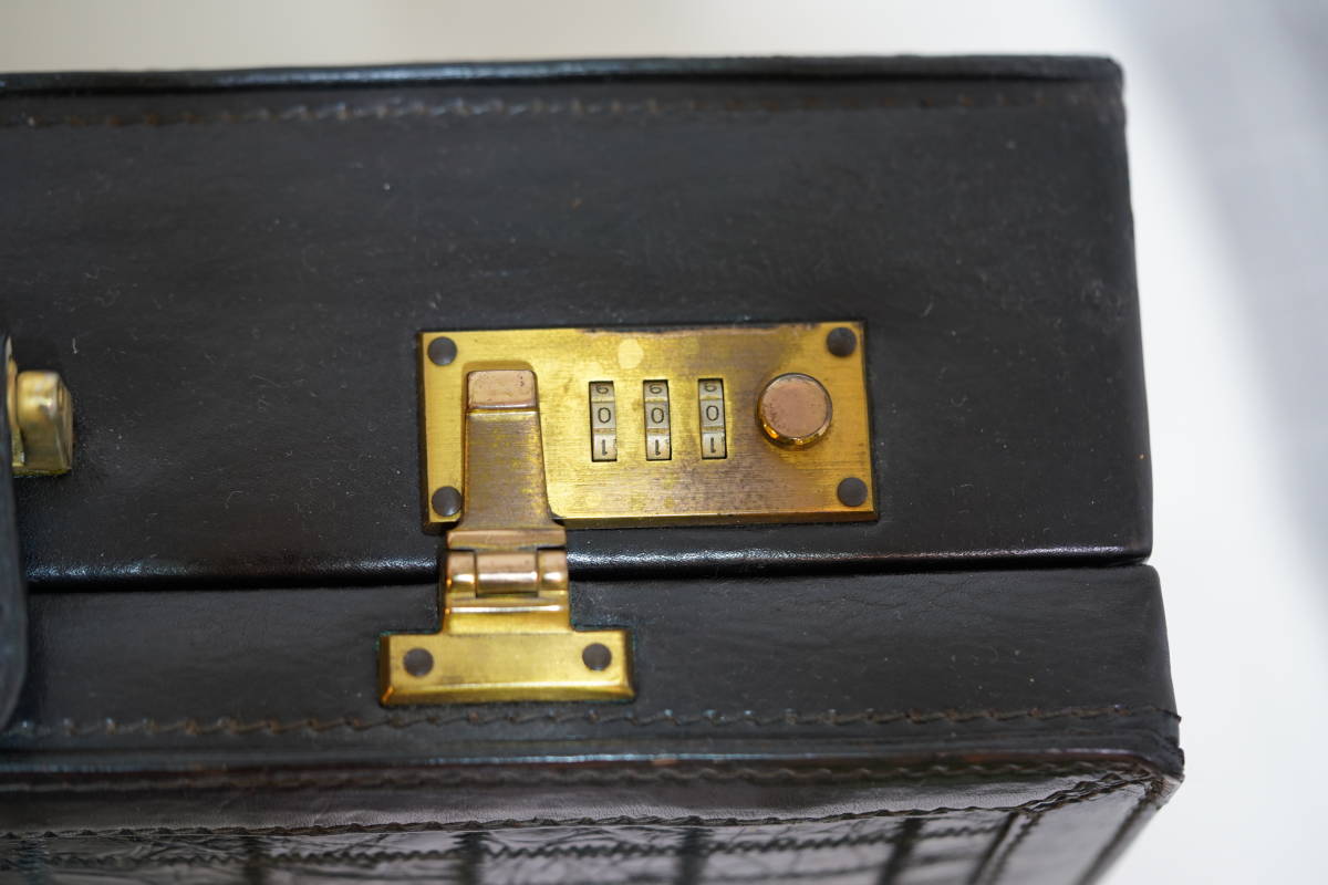 イタリア製 モレスキー (MORESCHI) BAG アタッシュケース 書類 イタリア製 モレスキー (MORESCHI) BAG アタッシュケース 書類