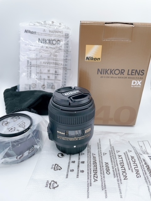 N30783 【ほぼ未使用・美品】 Nikon ニコン AF-S DX NIKKOR 40mm f/2.8G カメラレンズ 箱・取説・レンズフード付_画像1