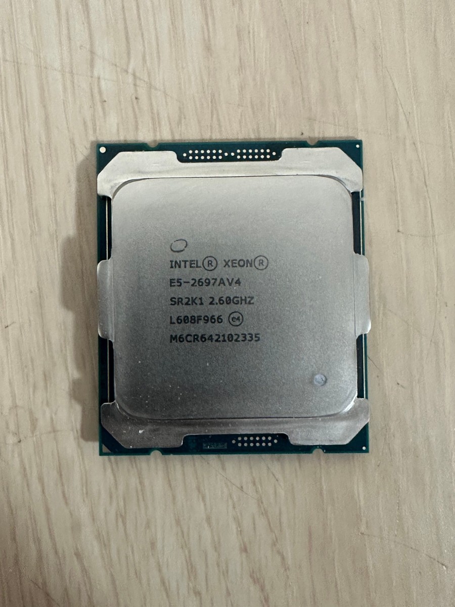 Intel xeon EA V4 SR2K1 2.GHZ 同ロット 2個セット動作確認