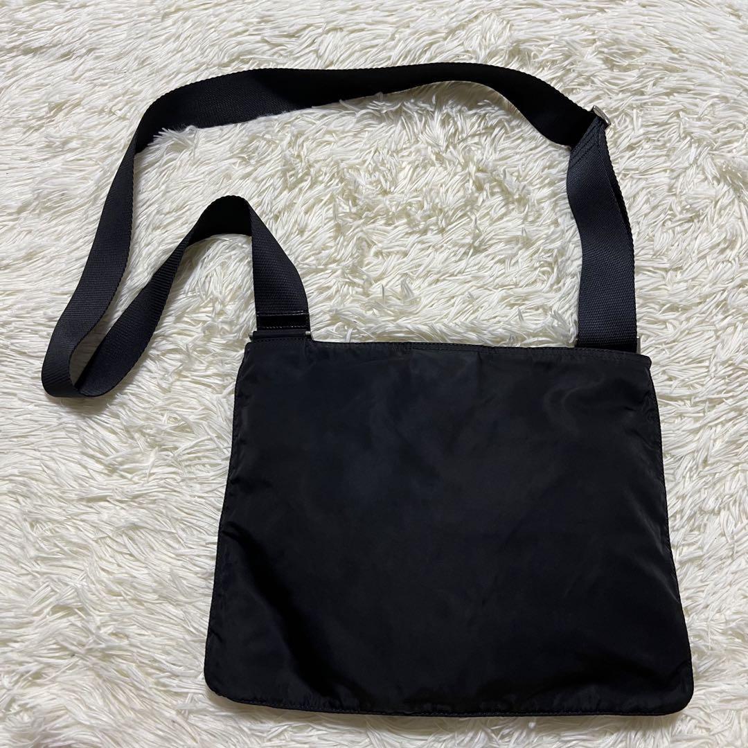極美品】プラダ ショルダーバッグ 三角ロゴ 白タグ サコッシュ 肩掛け