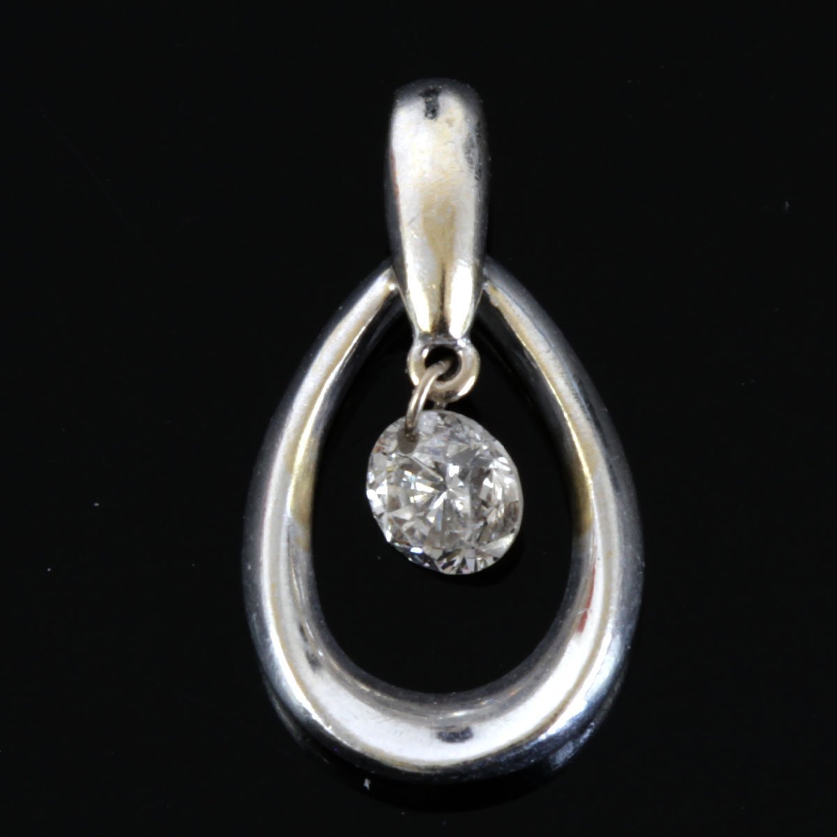 人気大割引 美品『USED』 K18WG ペンダントトップ ダイヤモンド 0.15ct 1.1g ダイヤモンド