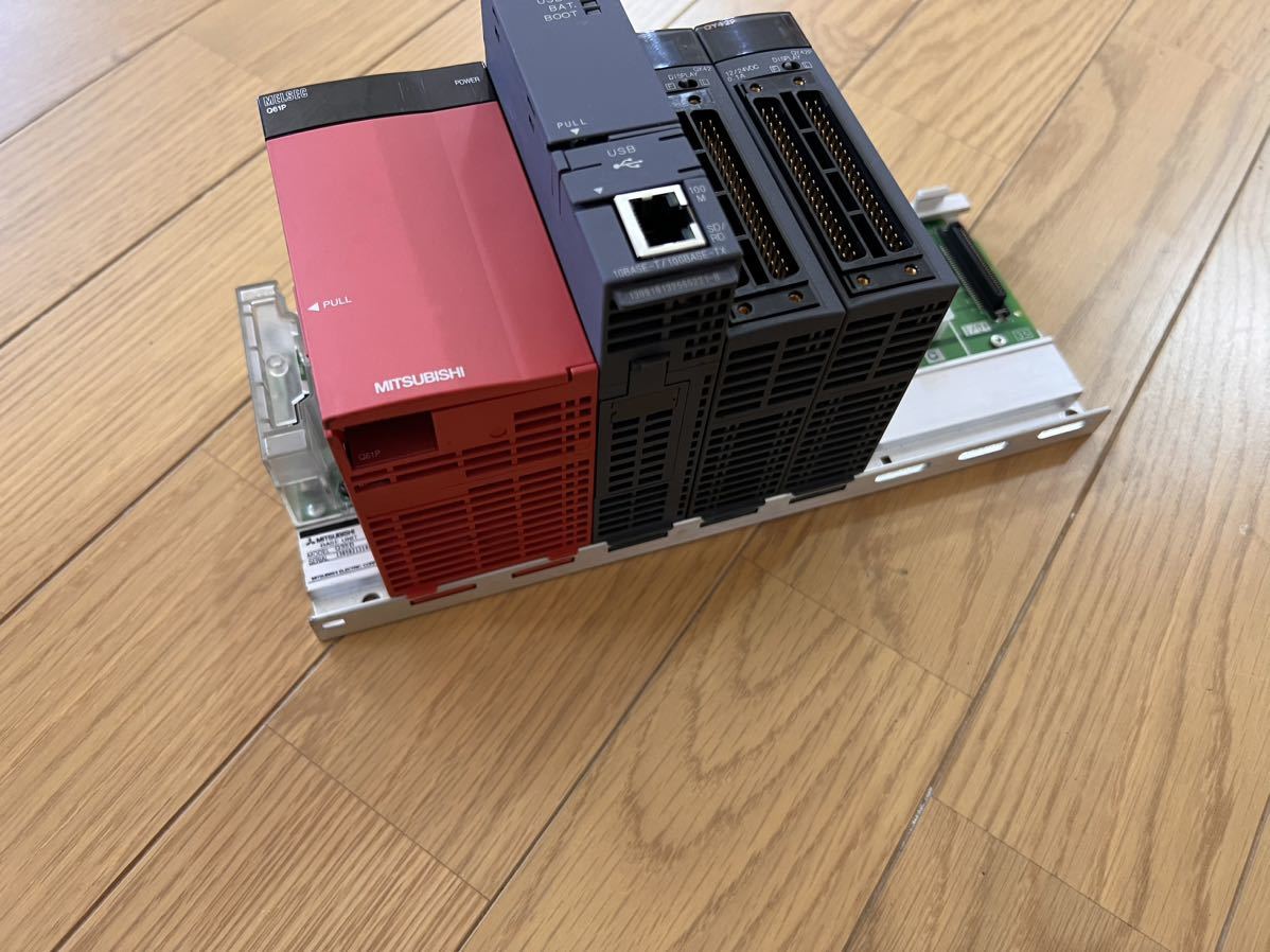 MITSUBISHI 三菱 PLC シーケンサ Q35B Q61P Q03UDECPU QX42 QY42P 5点