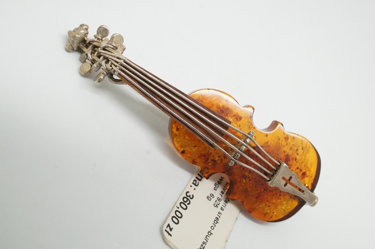 G31●琥珀 こはく バイオリン 弦楽器 デザインブローチ 銀製 SILVER925刻印 シルバー アンティーク アクセサリー デッドストック