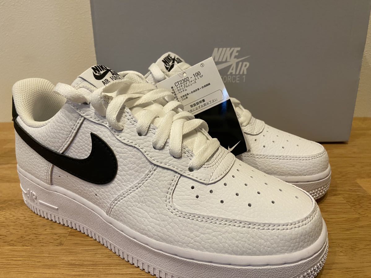 即決24 5cm NIKE AIR FORCE1 Low ´07 White Black Pebbled Leather