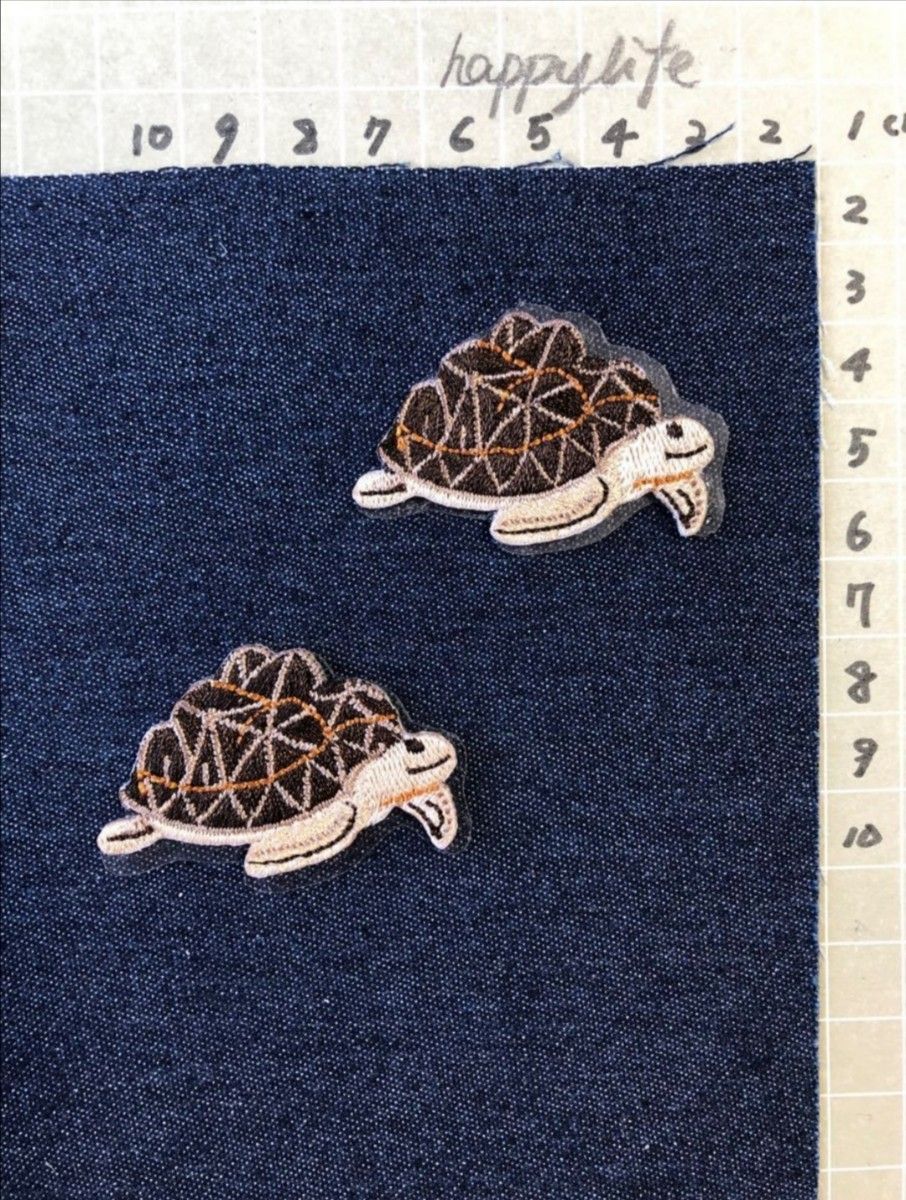 ２枚入り　カメ　刺繍アイロンワッペンシールタイプ