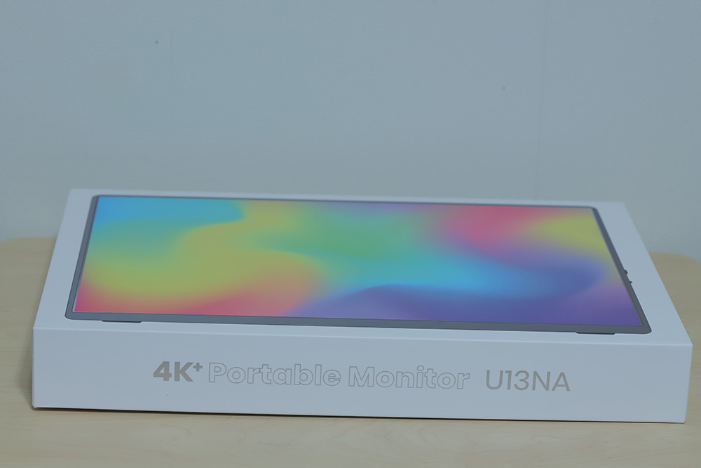 IGZOパネル 4K 13.4 インチ 500nits 338ppi画素密度モバイルモニター Intehill U13NA 3840x2400解像度