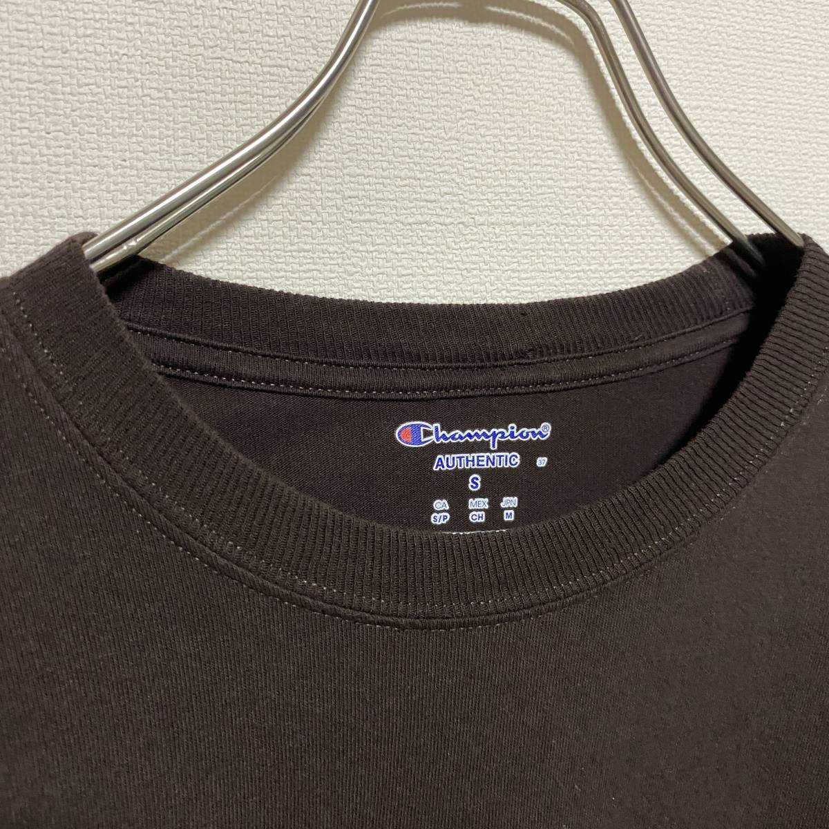 アメリカ古着　champion　チャンピオン　アデルファイ大学　カレッジプリント　ロンT　長袖Tシャツ　Sサイズ　【J712】