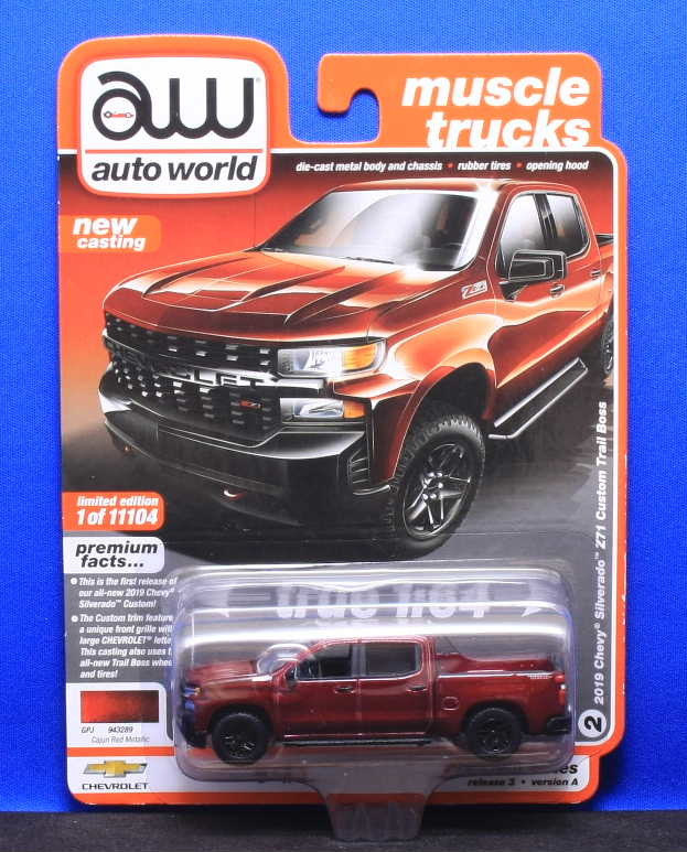 1/64 オートワールド 2019 Chevy Silverado z71 シボレー シルバラード カスタム (ダークレッド)の画像1