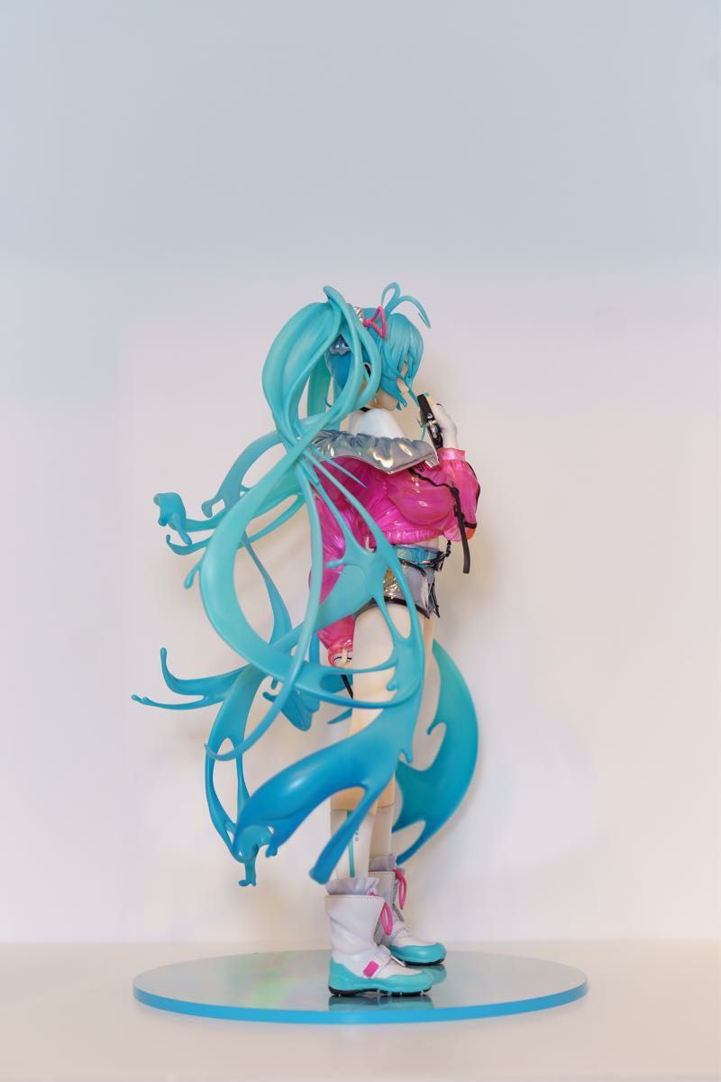 初音ミク   スケール プラスチック製 塗装済み完成品