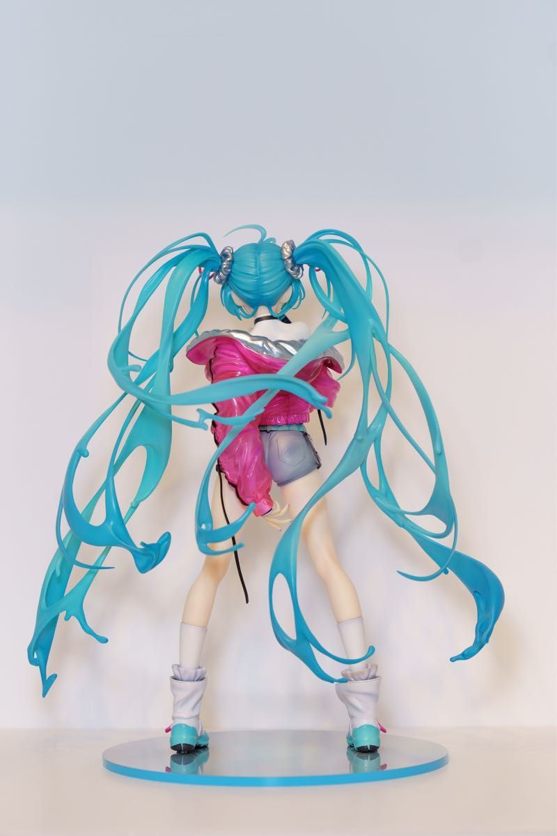 初音ミク with SOLWA 1/7スケール プラスチック製 塗装済み完成品