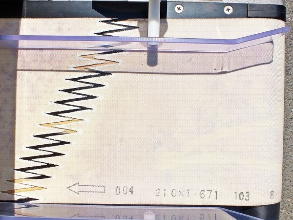 【群馬】イシダ 金属検出機 ID3-3012-WP 100V 通電のみ確認 金属 検出 コンベア V セーフライン 中古識別 探知 測定 検針機 検針器 業務用_ベルトは合わせ目部分で断裂状態です