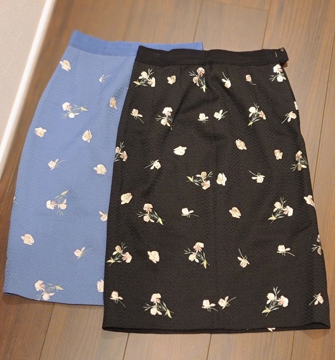 COCO DEAL　ココディール　刺繍　花柄　タイトスカート　２枚セット　水色　黒