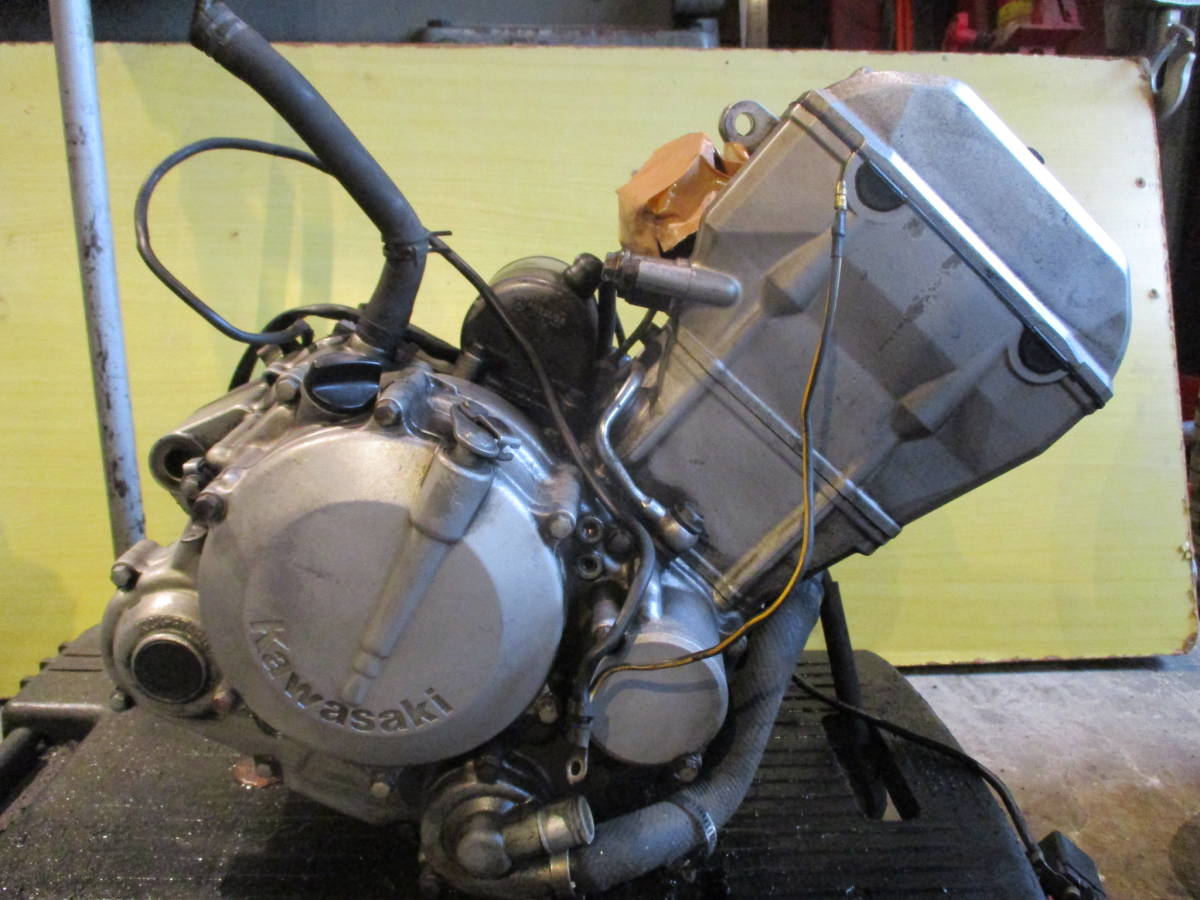 D Tracker 300. cylinder actual work engine 