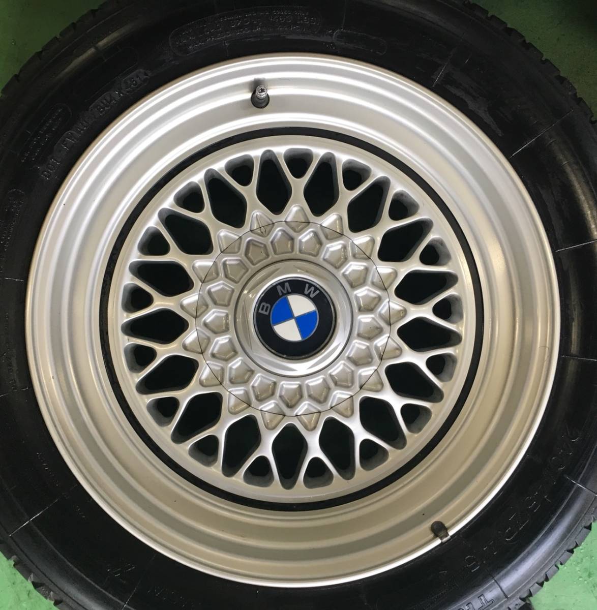 【超希少】 BMW ホイール 535iスポーツ MICHELIN TRX 240/45ZR415　(352)_画像2